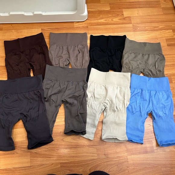 Lazuli Label Scrunch Sculpt Shorts Bundle - Picture 1 of 4